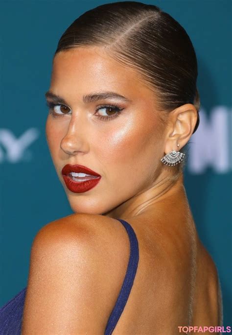 Kara Del Toro Nude Pics & LEAKED Blowjob SnapChat PORN。